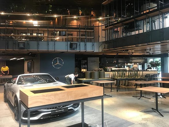 Mercedes Benz-2